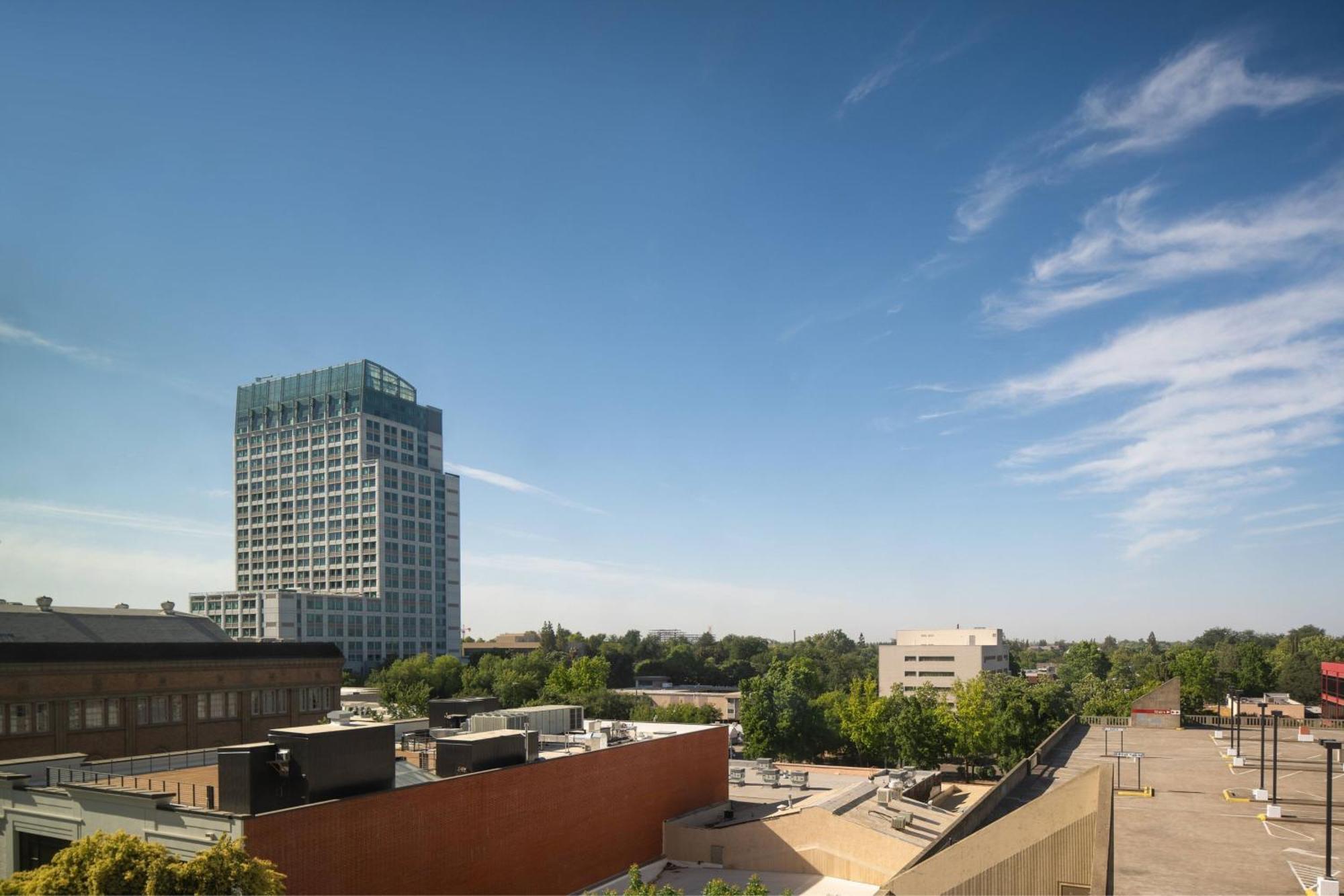 Hotel Sheraton Grand Sacramento Exterior foto